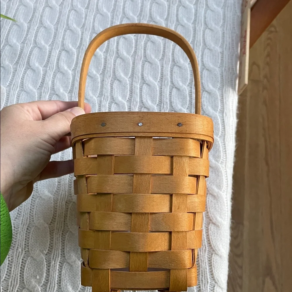 Longaberger Classic Candle Basket with plastic liner 1999 signed SKH.